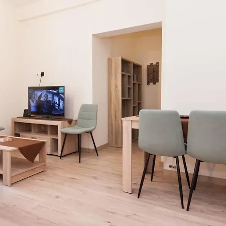 Brand New 2 Bedroom Haven In Galatsi Apartment *